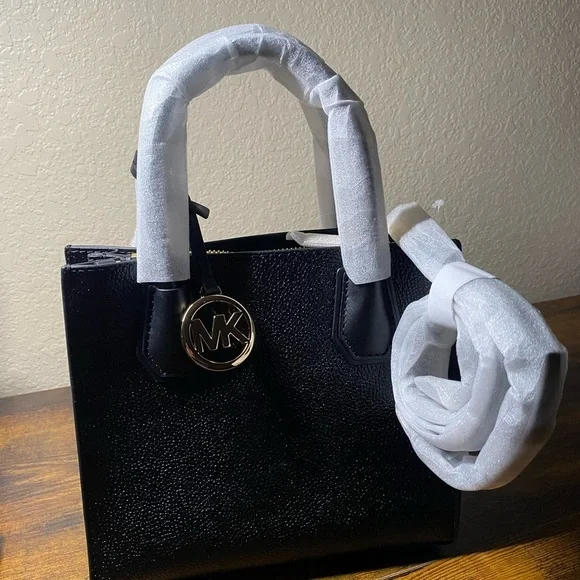 Michael Kors medium Mercer purse in black - Picture 3 of 7